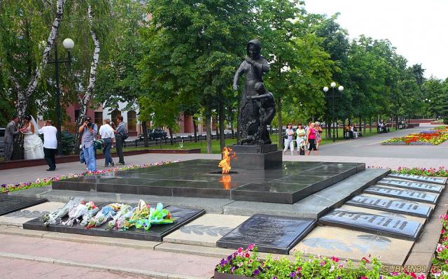 Вечный огонь на центральной площади Белгорода